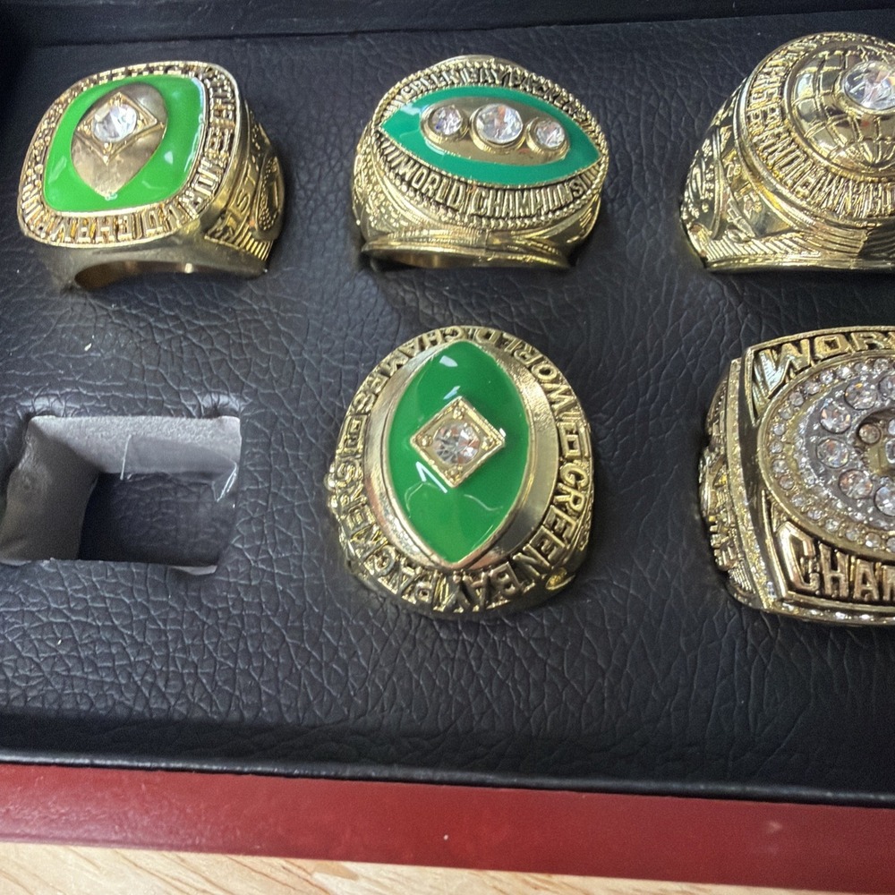 Green Bay Packers Replica 6 Championship Ring Set With Display Box. - Picture 4 of 7
